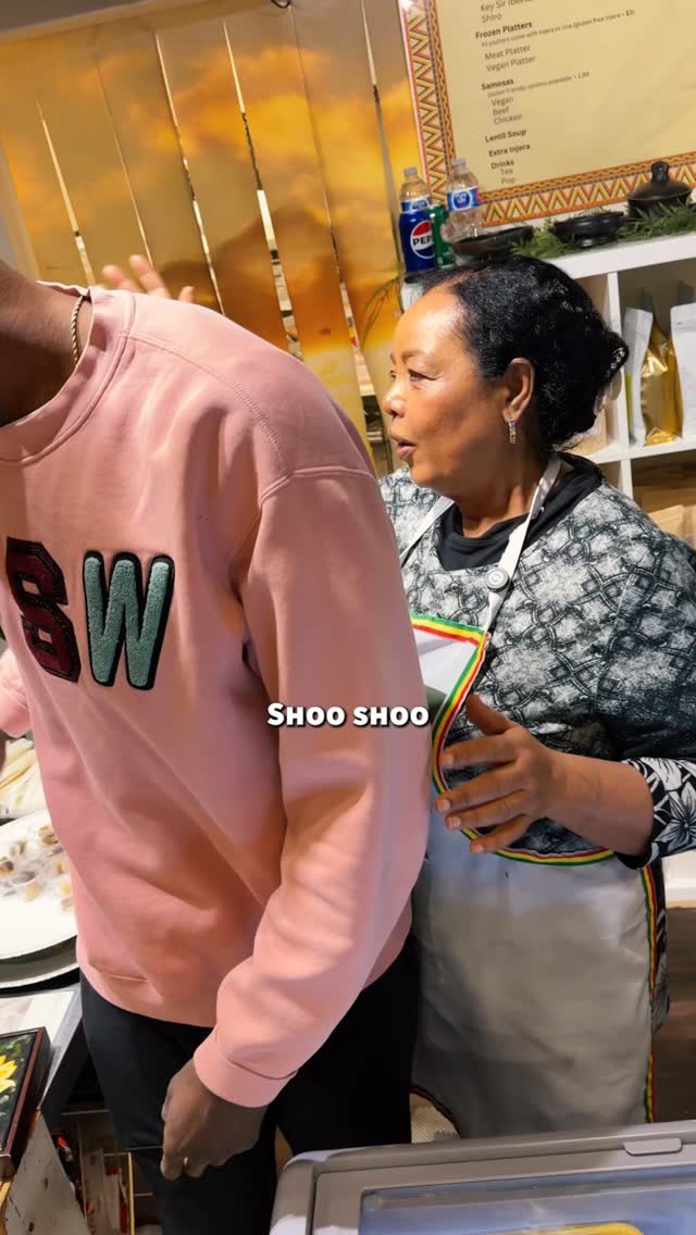 Looking for some yummy Ethiopian cuisine?

We’ve got it right here for you! 🌶️
@tasteofethiopia_alberta is ready to serve up some delicious samosas and chicken wot.

Come out to the Bountiful Farmers Market this weekend and give it a try!

#Ethiopia #EthiopianFood #TasteOfEthiopia #BountifulFarmersMarket #YEG