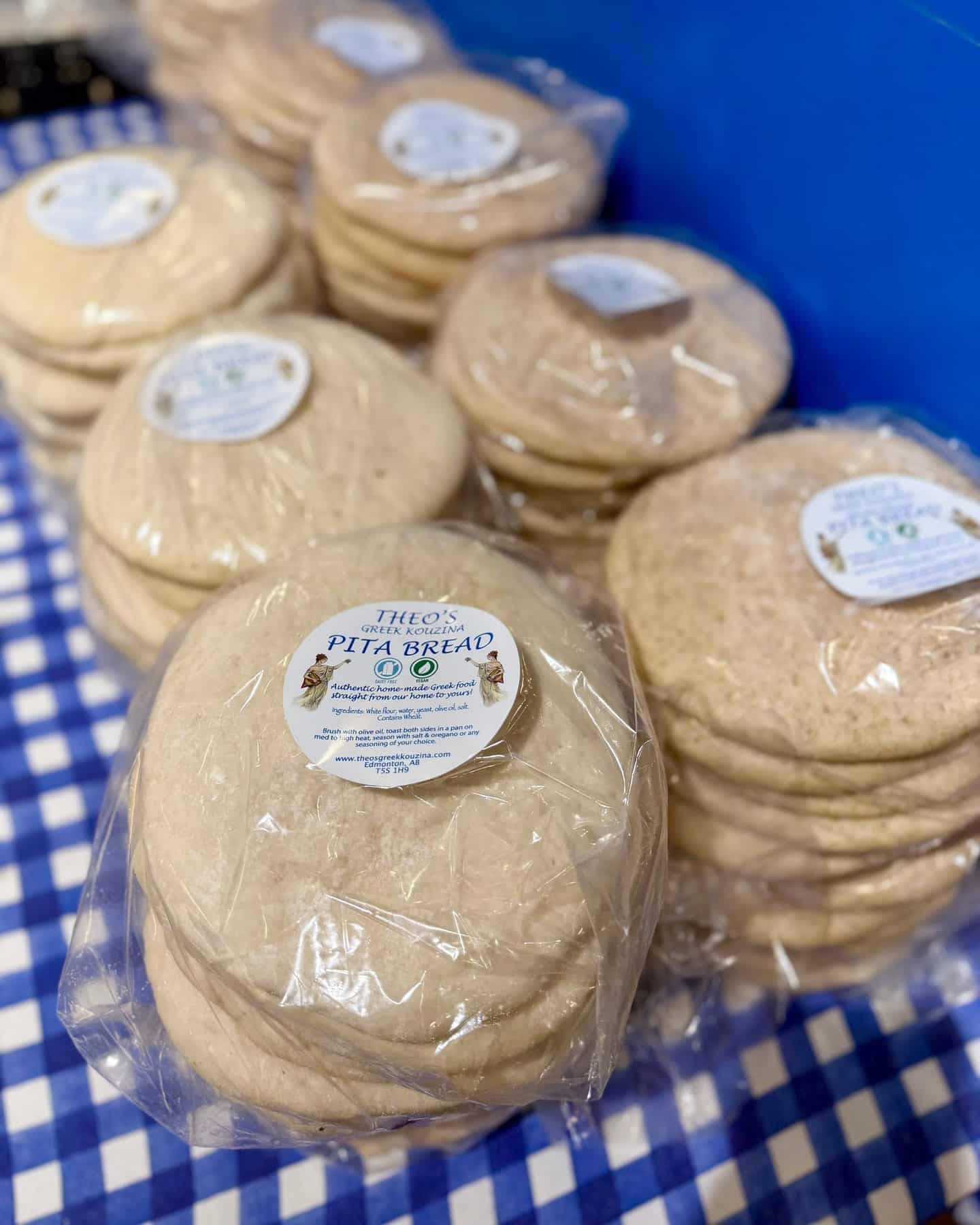 A simple winter meal, made the way it should be.⁠
⁠
Warm pita. Add souvlaki. Spoon on a favourite Greek dip. Finish with fresh veggies.⁠
⁠
That’s it — a comforting, at-home souvlaki wrap using ingredients from @theoskouzina, prepared with the same care they’d serve their own family.⁠
⁠
📍 Booth E2⁠
🕓 Fri 10–4 | Sat 9–4 | Sun 10–4⁠
⁠
#BountifulFarmersMarket #FreshStartsLocalHearts #YEGLocal #YEGFood #YEG