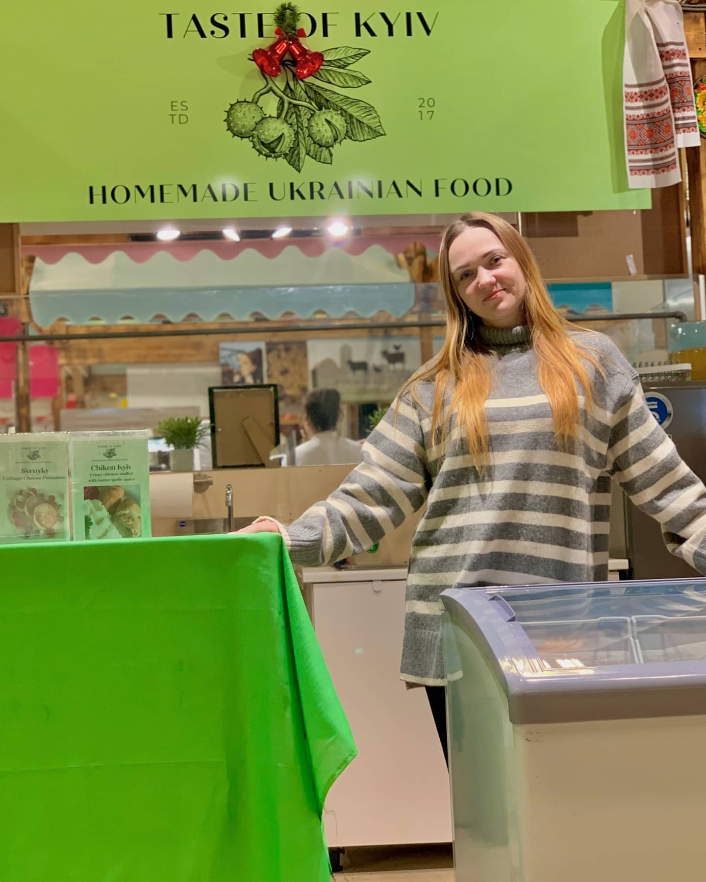 Some comfort is worth keeping on hand.
At @tasteofkyivyeg, Ukrainian favourites are prepared, frozen, and ready for the days you want something simple and satisfying. Chicken Kyiv — a tender chicken breast filled with buttery garlic and dill — is made to cook straight from the freezer, alongside classic cabbage rolls and perogies. Familiar flavours, ready when you are.
📍 Booth B3
🕓 Fri 10–4 | Sat 9–4 | Sun 10–4
#BountifulFarmersMarket #FreshStartsLocalHearts #YEGLocal #SupportYEG #YEGFood