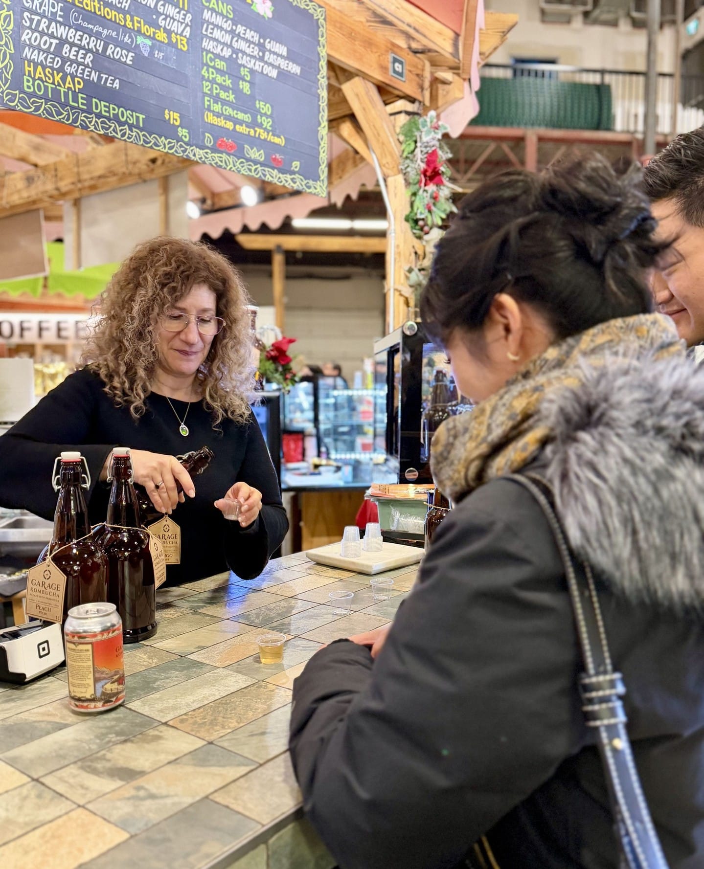@garage_kombucha brews kombucha that’s raw, unpasteurized, and unfiltered, using premium teas and a carefully refined process for a smooth, consistent flavour. Packaged sustainably in reusable glass bottles and kegs — it’s kombucha you can feel good about reaching for.
📍 Booth C1
🕓 Fri 10–4 | Sat 9–4 | Sun 10–4
#BountifulFarmersMarket #YEGLocal #Kombucha #YEGKombucha #YEG #SupportLocalYEG #YEGDrinks