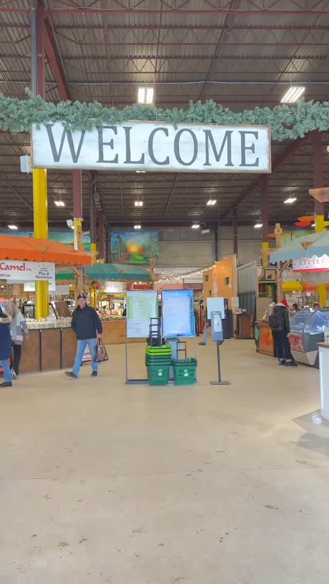 Thank you to Budding Art Collective for adding to the vibrant energy of the market this weekend. 🎨🖌️

Having artists painting live throughout the aisles brought a different layer to the space — creativity unfolding in real time alongside our growers, makers, and food vendors. 

We appreciate every artist for sharing your artistry with our community.

#BountifulFarmersMarket #YEGArtists #SupportLocalYEG #ArtInTheMarket #ShopLocal