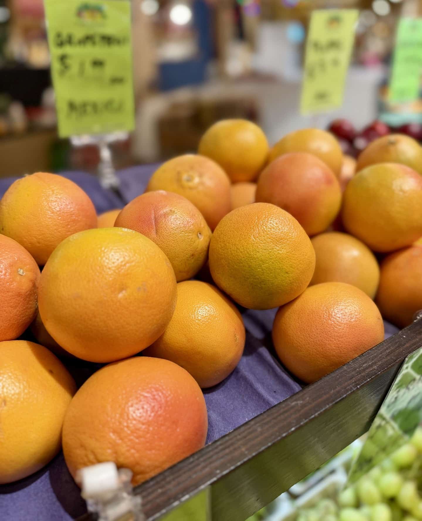 🧧 Heading to a Lunar New Year gathering? Create a basket! 🧧
For those celebrating and visiting family, the market is the perfect place to curate a thoughtful Lunar New Year gift basket filled with symbols of abundance, longevity, and good fortune.
🍊 Mandarins & pomelo for prosperity — @tropicaldelightproduce
🍯 Local honey for sweetness — @grammabeeshoney
🍁 Pure maple syrup — @jd_mapleproducts
🍑 Plum preserves — @mama_gs_jam
🍚 Long-grain rice for longevity — @souptime.ca
🥜 Cashews, dried fruits & peanuts — @persianempirepastry & @goingnutsyyc
🥕 Carrots for the Year of the Horse — @peas.on.earth.organic
Wrap it up in a beautiful basket, add a red envelope, and bring something meaningful to the table.
🕓 Fri 10–4 | Sat 9–4 | Sun 10–4
📍 Bountiful Farmers’ Market
#BountifulFarmersMarket #LunarNewYear #YearOfTheHorse #YEGLocal #ShopLocalYEG #MarketTraditions