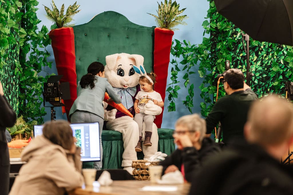 🐰 The Easter Bunny is at Bountiful this weekend — and next!

Join us for photos and sweet springtime memories with family and friends 🌸

🗓 March 27–29 & April 3–5
🕚 11 AM – 3 PM

#YEGEvents #EdmontonFamilies #EasterInYEG #FamilyFunYEG #ThingsToDoEdmonton
