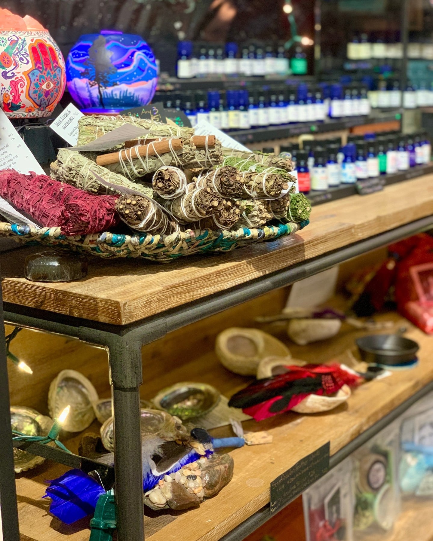 At @goddesstemplecanada, Scandinavian smudge wands are handcrafted bundles of herbs used for cleansing and intention-setting. Light, let the smoke drift, and use it to clear a space, reset your energy, or bring a sense of calm into your home.

📍 Booth J1
🕓 Fri 10–4 | Sat 9–4 | Sun 10–4

#BountifulFarmersMarket #YEGLocal #SmudgeWands #YEGArtisans #ShopLocalYEG #YEG #SupportLocalYEG